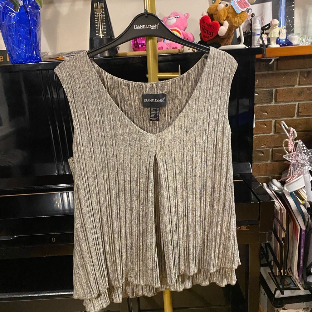 Frank Lyman Design Metallic Pleated Sleeveless Tank Top - Gold Shimmer